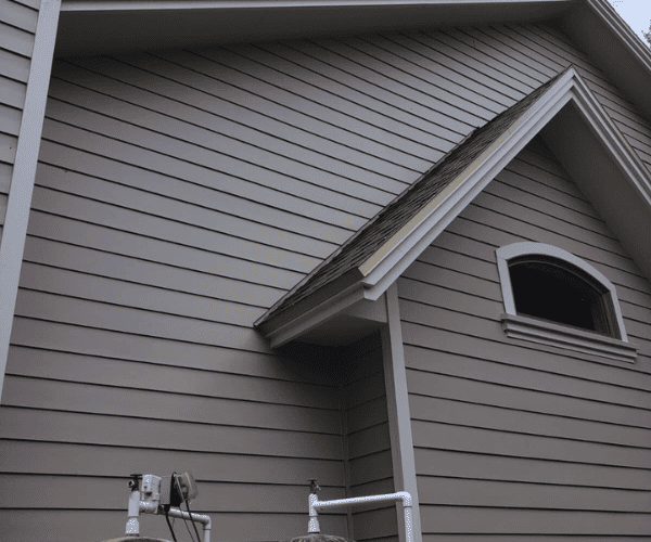 Modern Sarasota home façade painted with high-quality exterior paint.