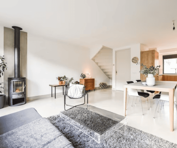 White walls painted with professional finish in Sarasota.